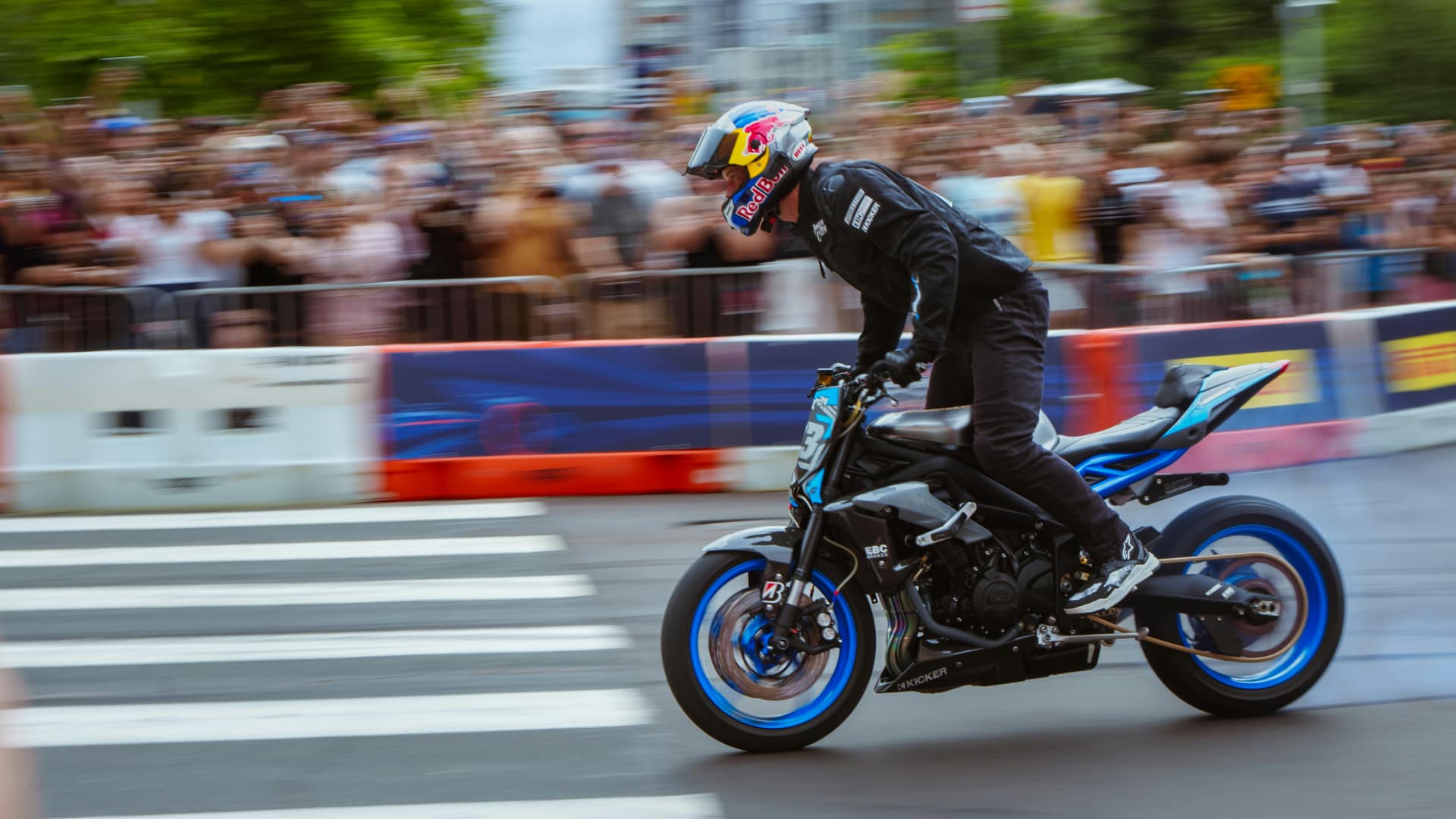 Red bull challenger